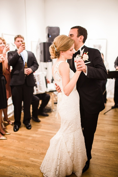 bride and groomfirst dance