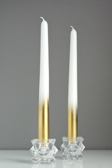 http-::www.oleanderandpalm.com:2014:11:diy-metallic-dipped-taper-candles