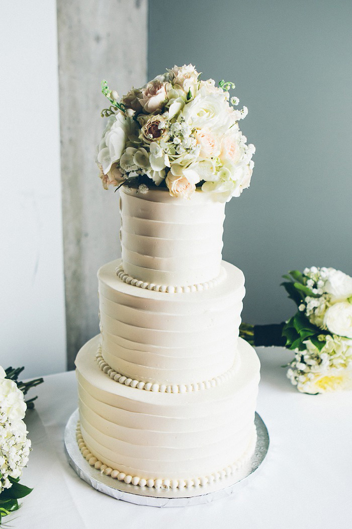 3 tier wedding cake