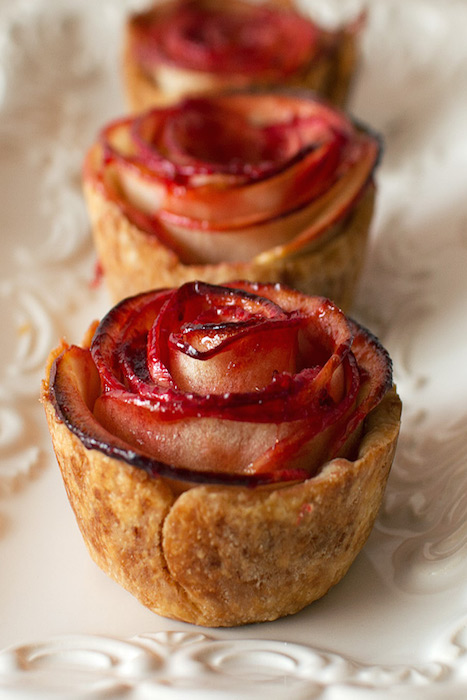 http-::www.fmitk.com:2014:07:mini-apple-rose-pies: