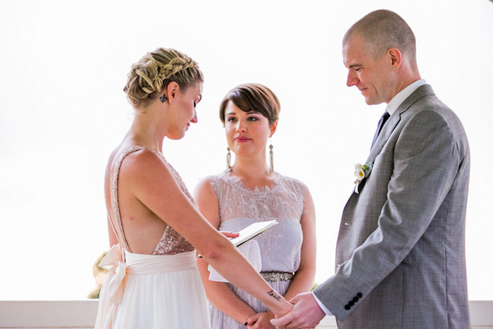 bride reading her vows