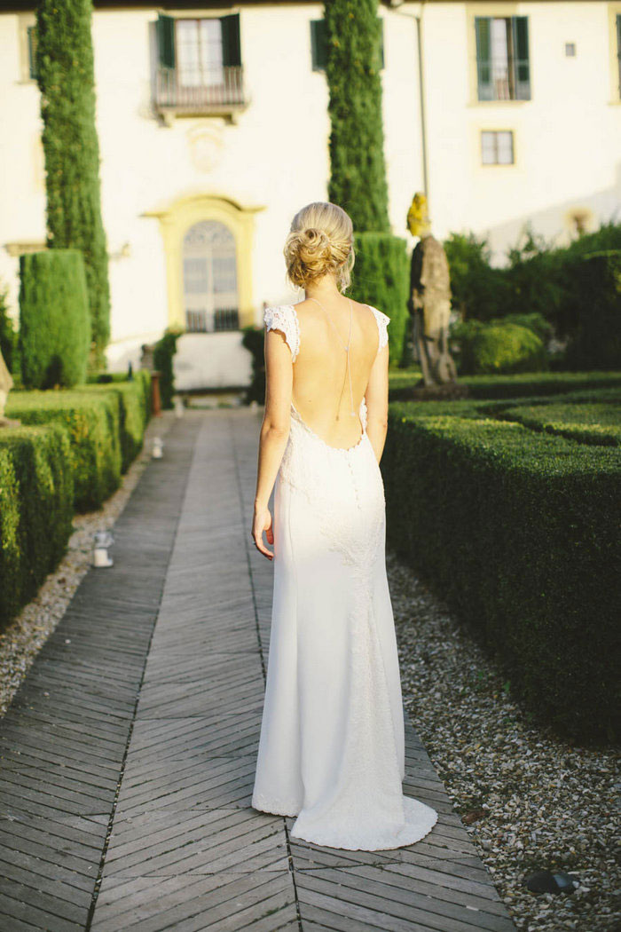 bride portrait from the back