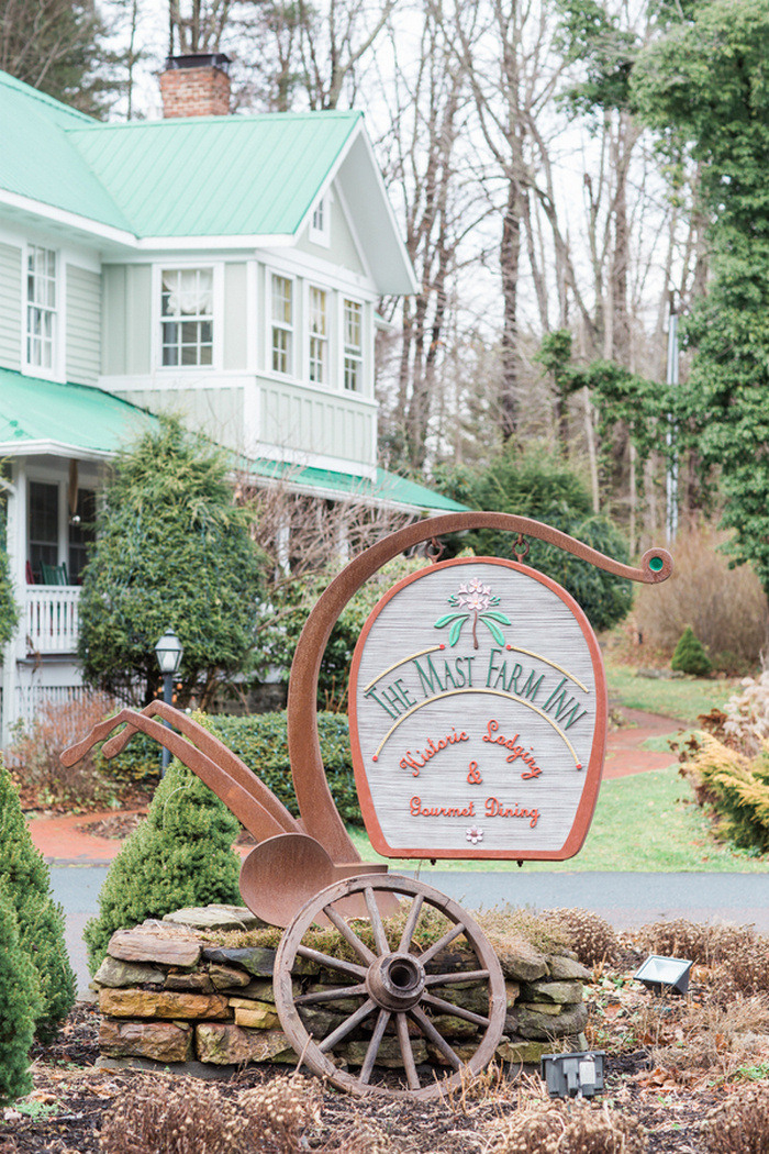 mast farm inn