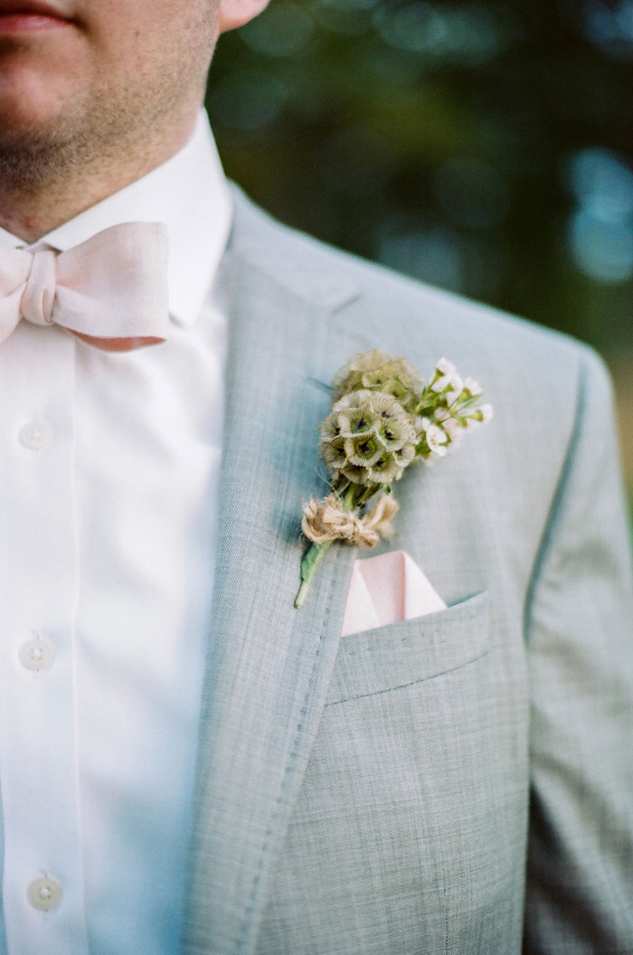 groom's boutonniere