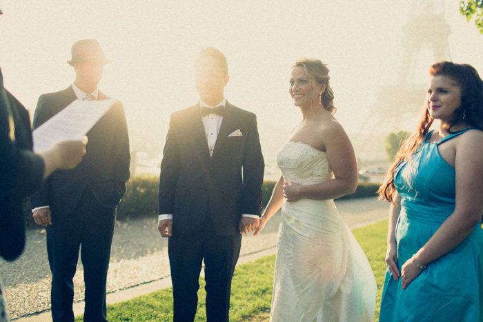 Paris elopement in front of Eiffel Tower