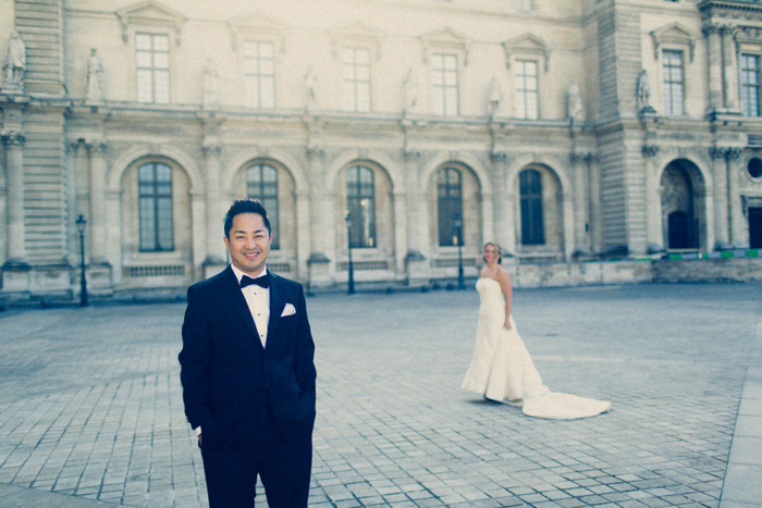 bride and groom first look session in Paris