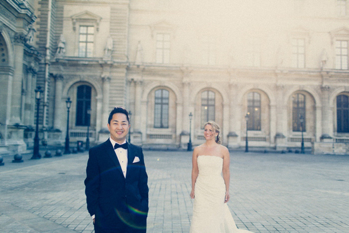 bride and groom first look session in Paris