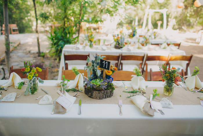 outdoor wedding reception table set-up