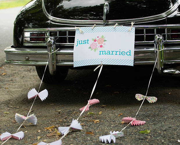 intimate-massachusetts-wedding-venue-deerfield-inn-just-married
