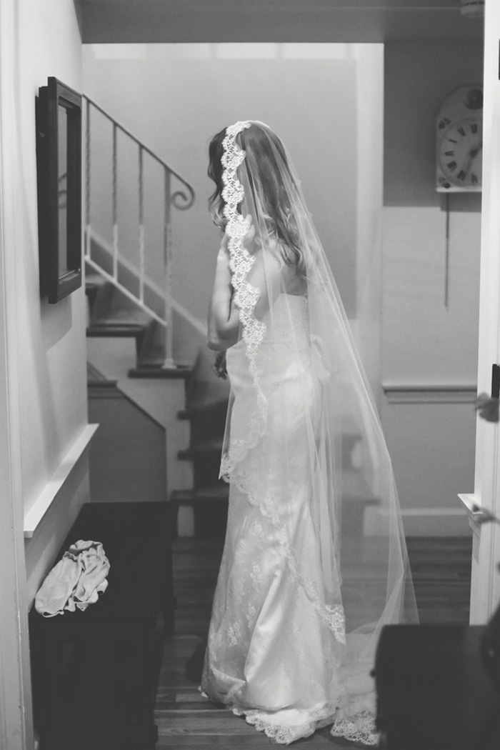 bride in mantilla lace veil