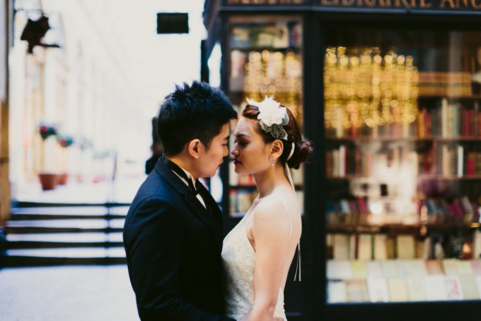 bride and groom in Paris