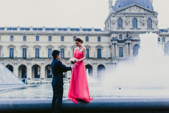 bride and groom by Paris fountain