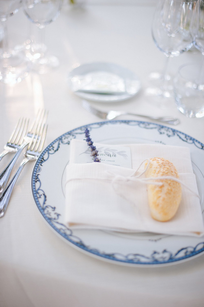 place setting at Tuscan wedding