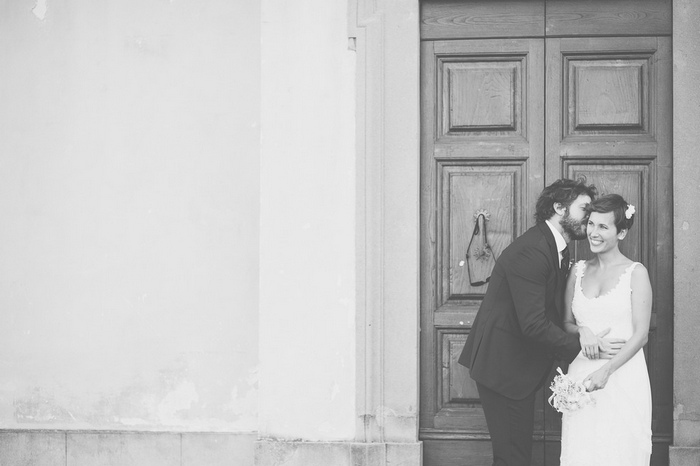 bride and groom portrait in Tuscany