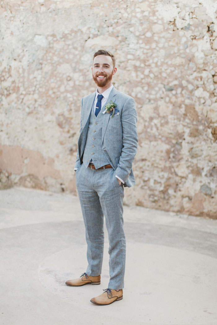 groom portrait