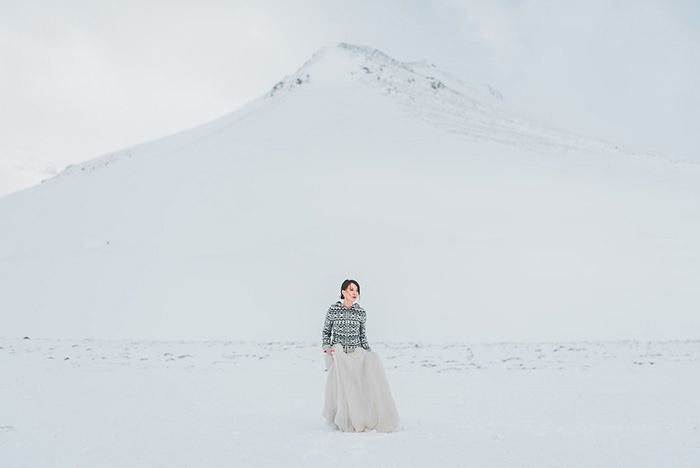 bridal portrait in Iceland