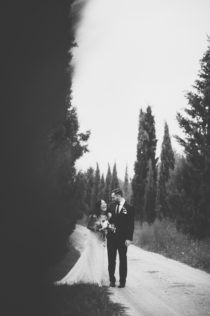 bride and groom portrait in Tuscany