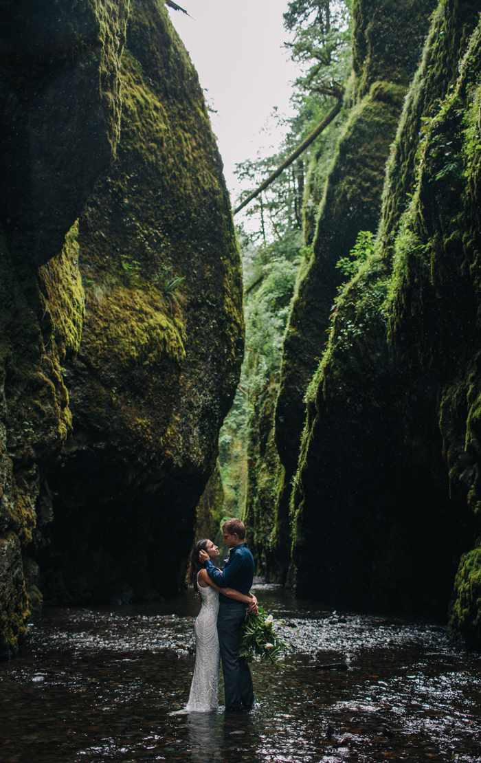 gorge elopement photo