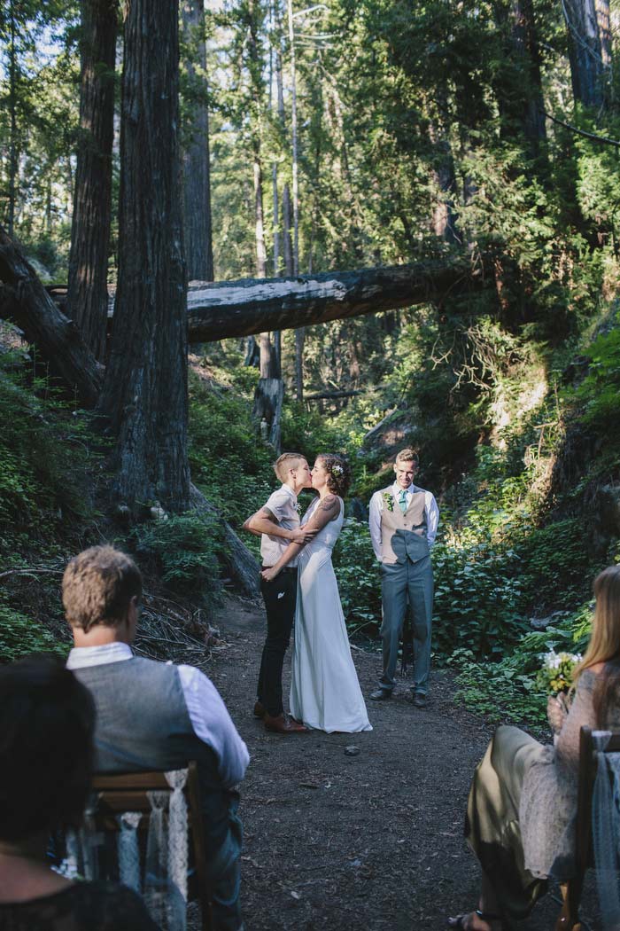 brides' first kiss