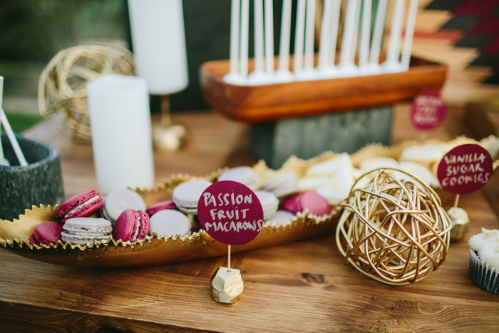 dessert table macarons