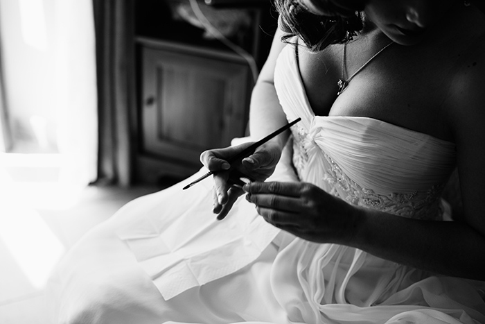 bride doing her make-up