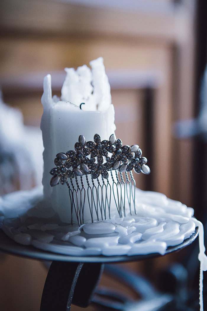 bride's hair comb