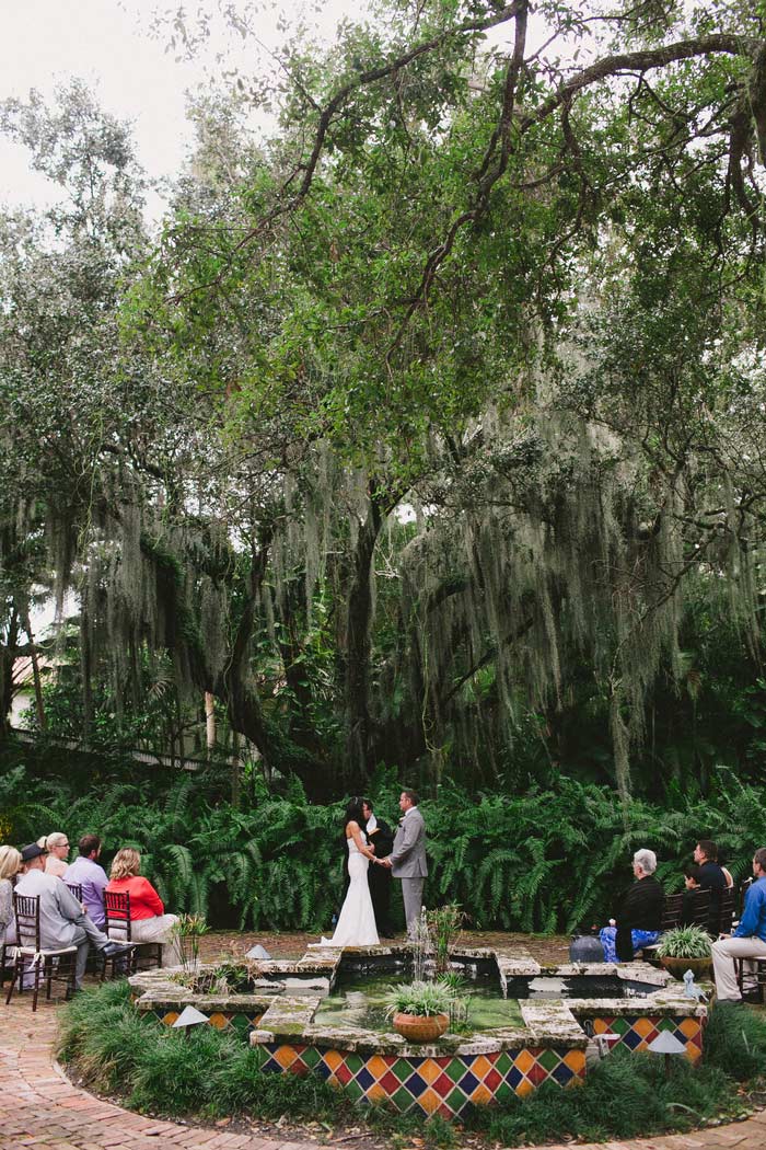 outdoor Florida wedding ceremony