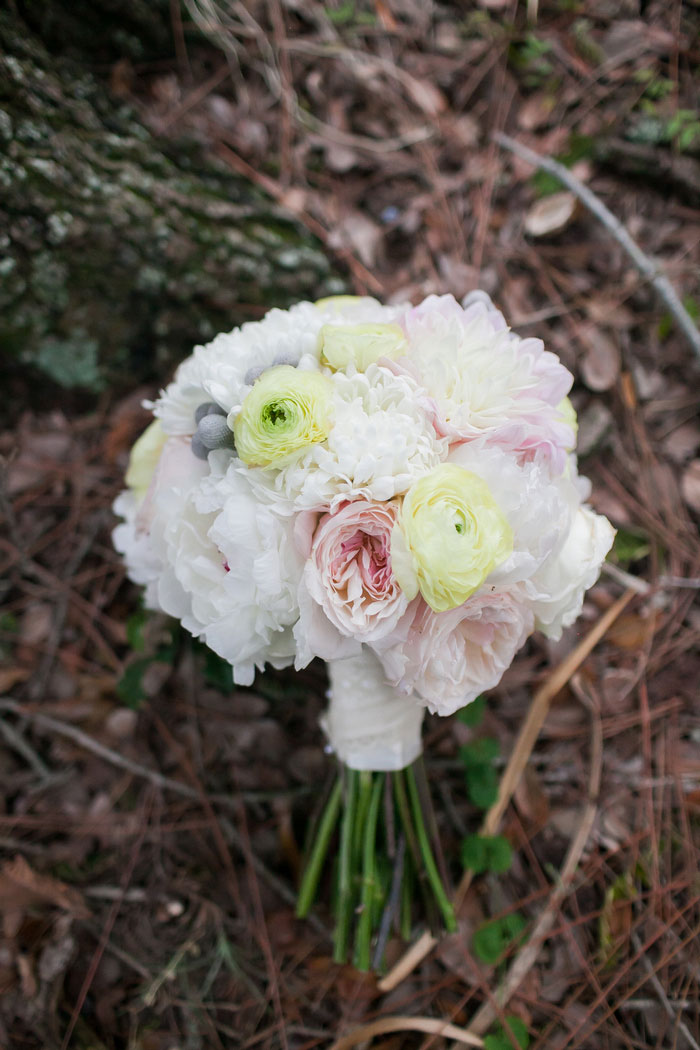 pale mixed flower wedding bouquet