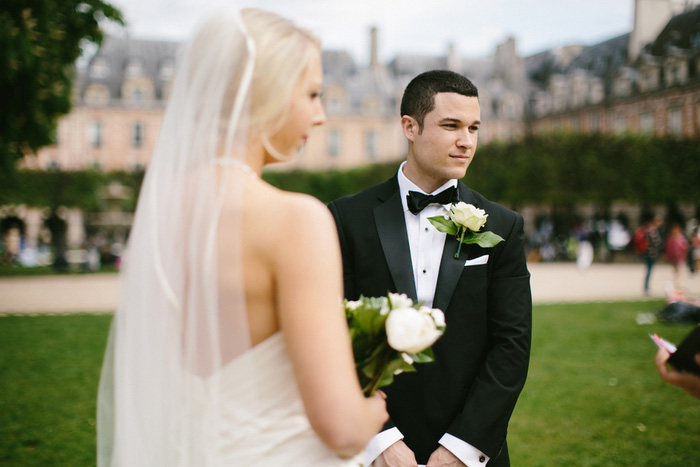 elopement ceremony in Paris