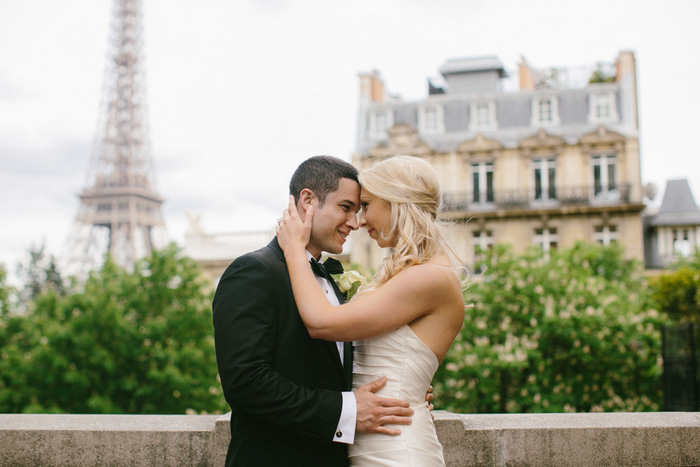 Paris elopement portrait