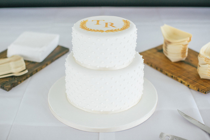 tow-tier wedding cake