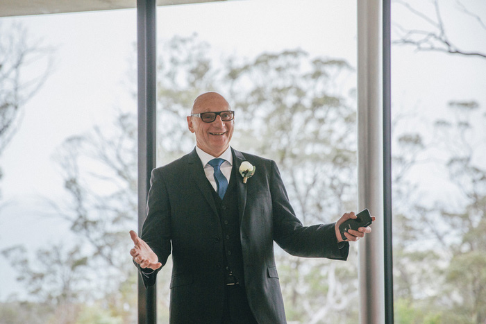 father of the bride seeing his daughter for first time