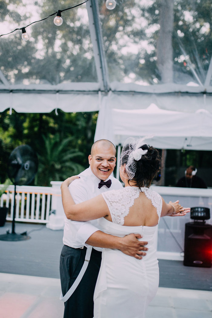 bride and groomfirst dance