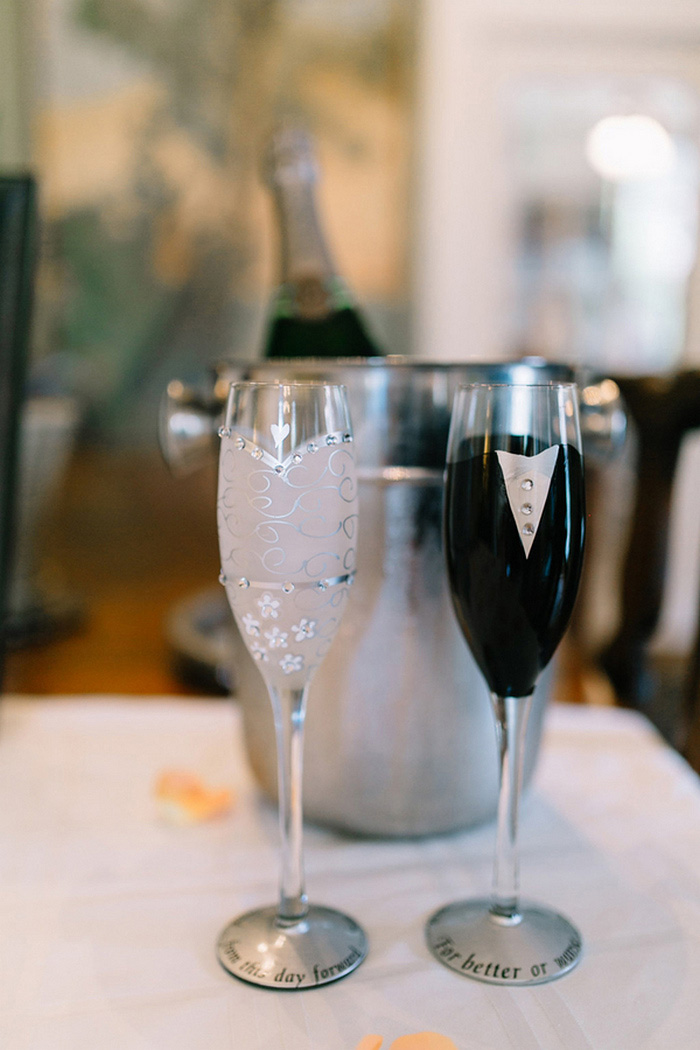 custom bride and groom champagne flutes