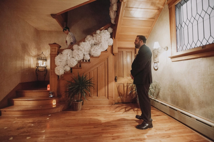 groom waiting at altar