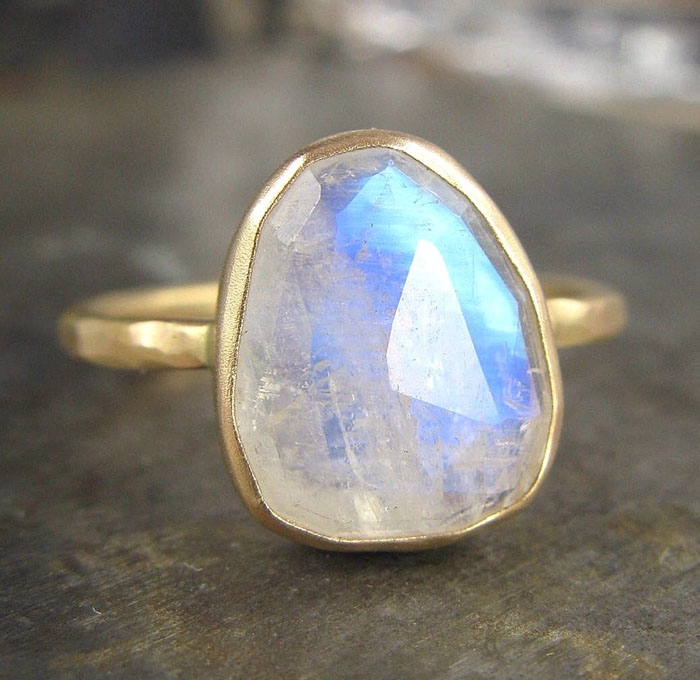 Gold-Moonstone-Ring