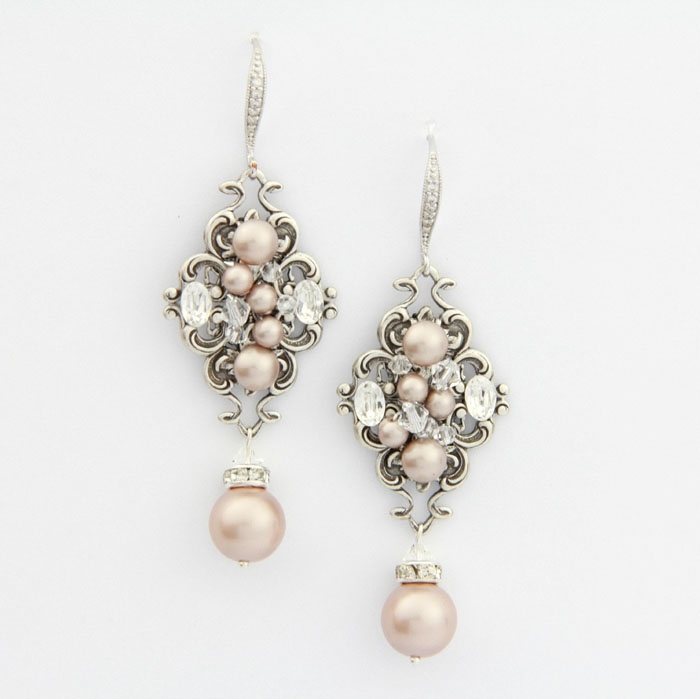 Pearl-Dangling-Earrings