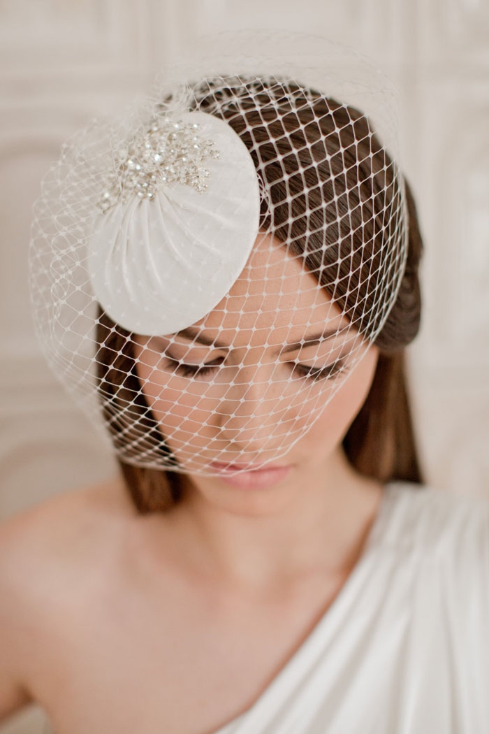 Rhinestones-headpiece-veil