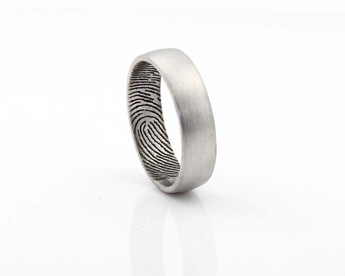 Custom-Fingerprint-Mens-Wedding-Band