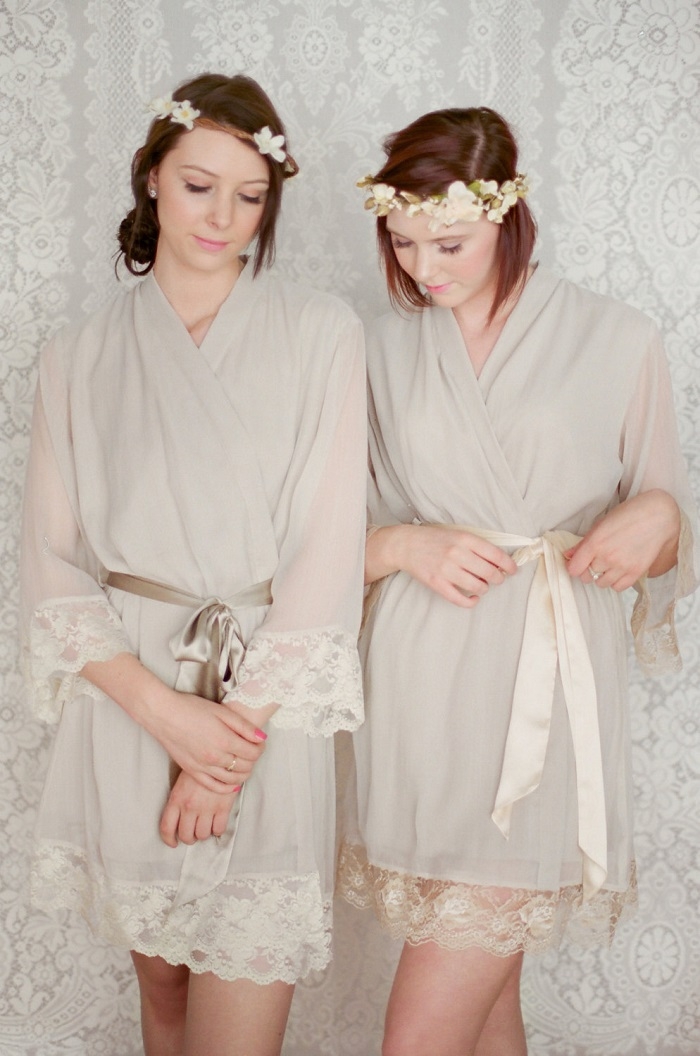 Lace-Trimmed-Bridesmaid-Robe