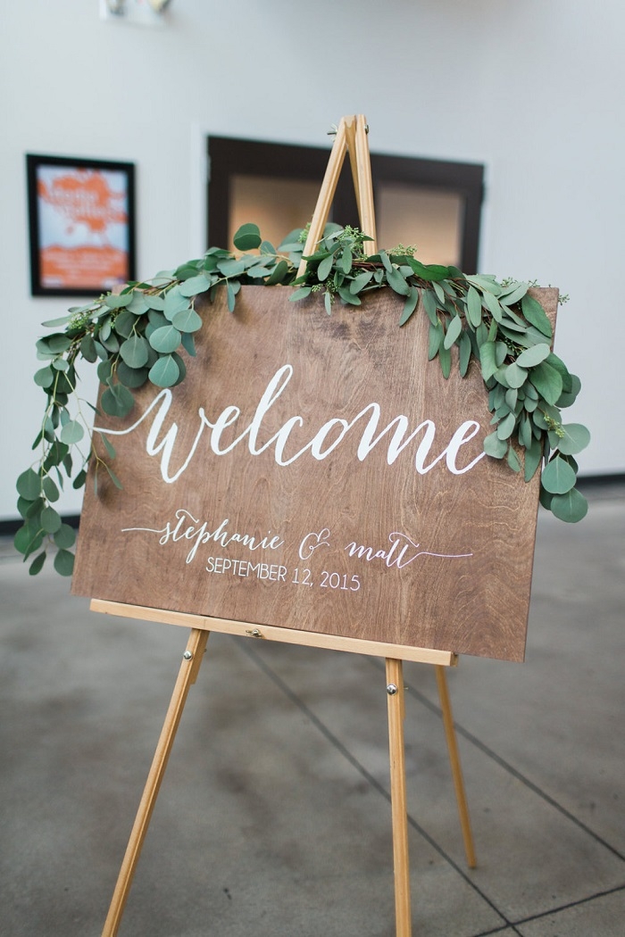 Rustic-Wedding-Welcome-Sign