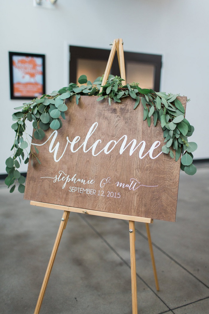 Rustic-Wedding-Welcome-Sign