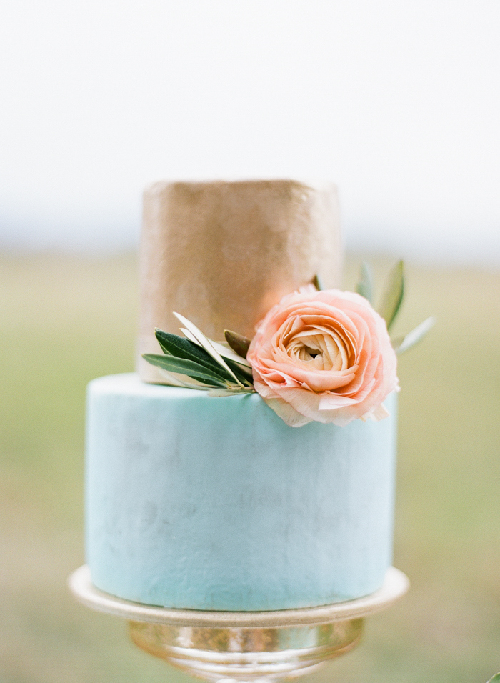 Pantone-styled-shoot-elopement-by-Emily-Katharine-16