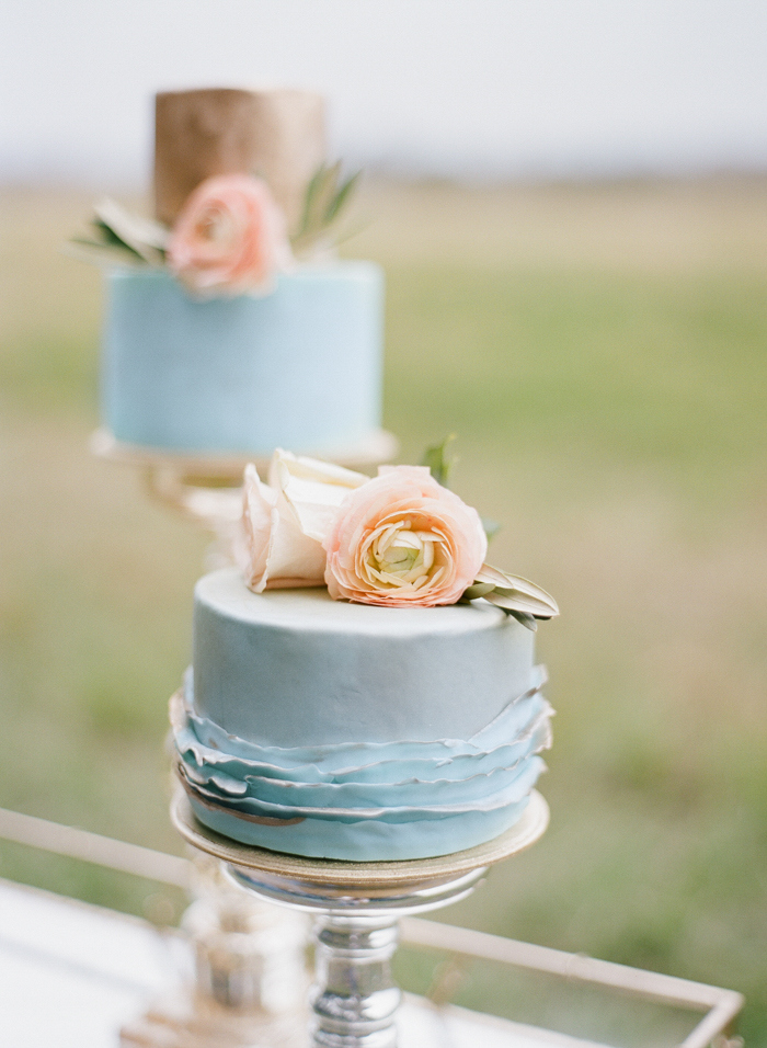 Pantone-styled-shoot-elopement-by-Emily-Katharine-17