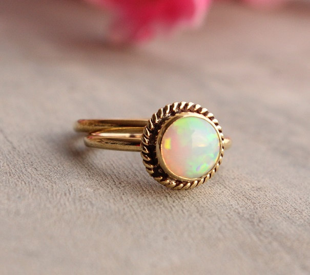 gold ring opal