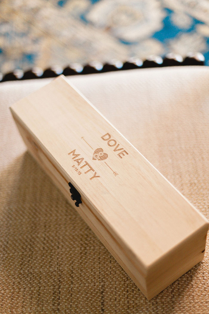 customized wedding wine box