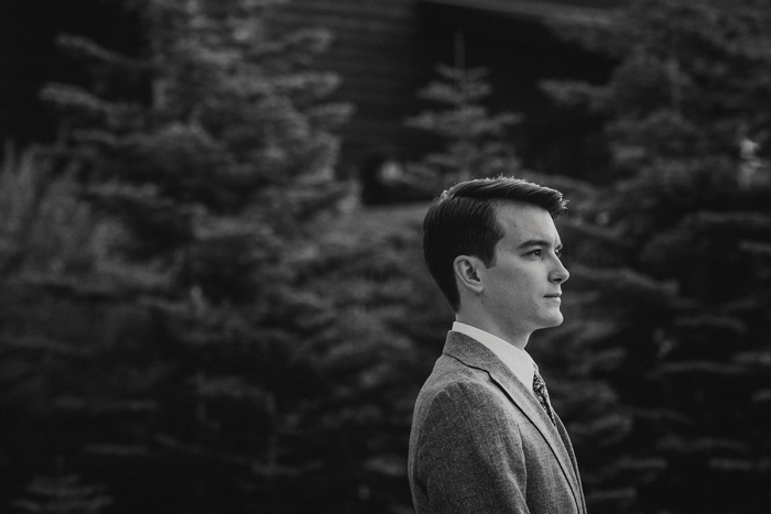 groom waiting for bride