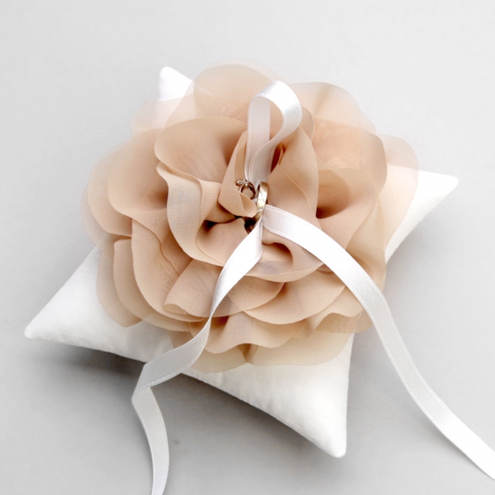 big flower blush ring pillow