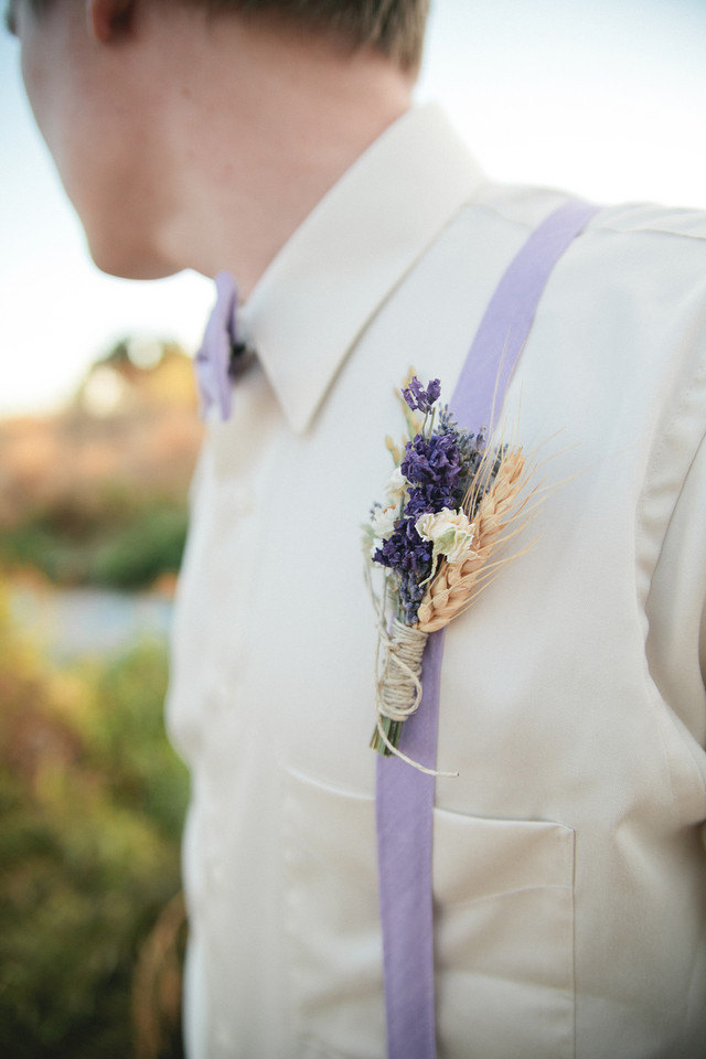 dried lavander boutonniere