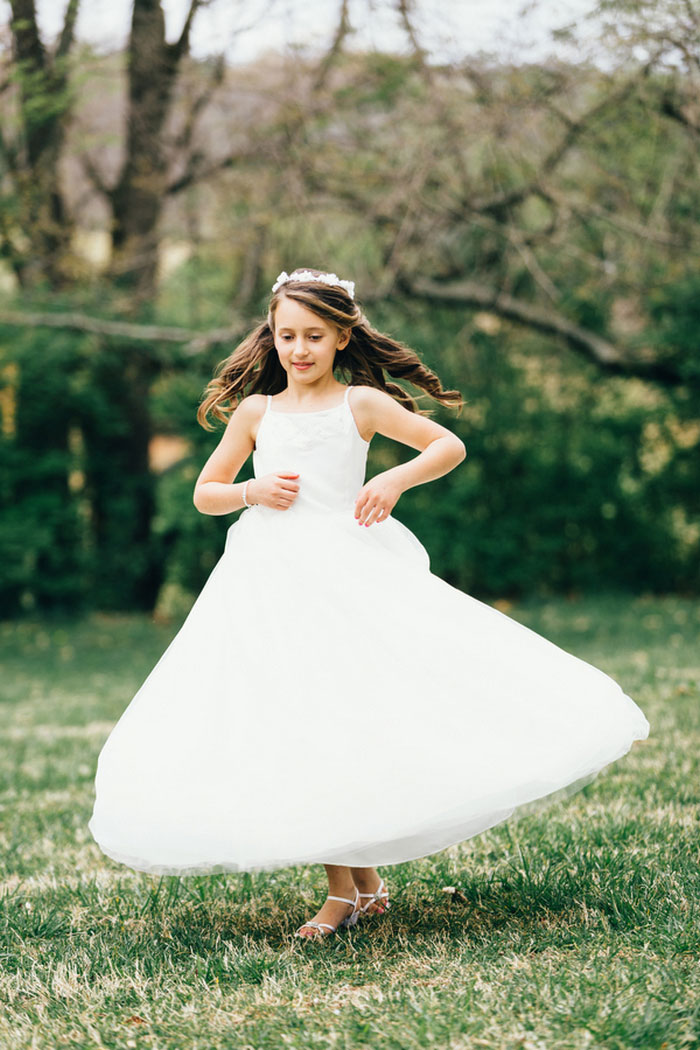 flower girl spinning